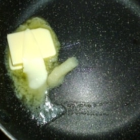 もう一品 簡単はんぺんのにんにくバター醤油焼き レシピ 作り方 By じぇりねこ 楽天レシピ